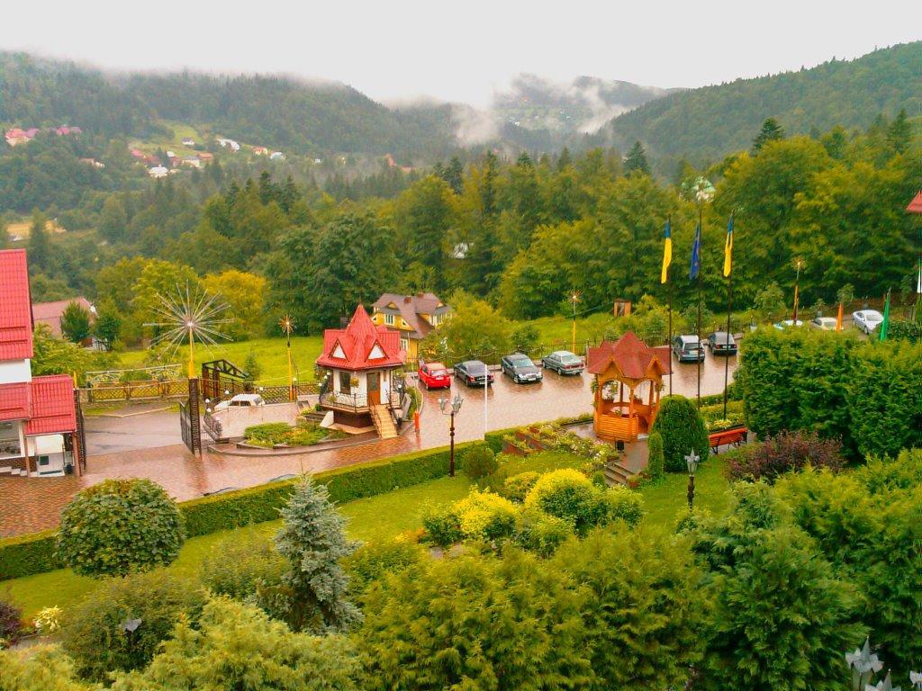 Karpaty Hotel Yaremche Exterior foto